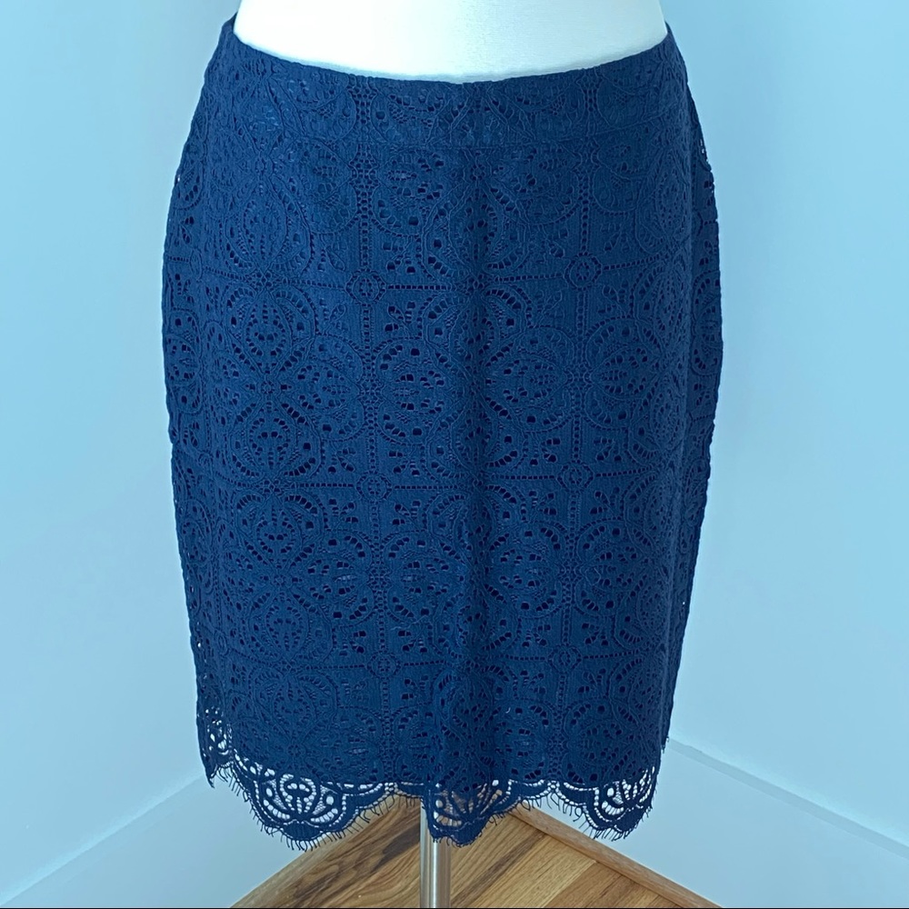 Ann Taylor Loft Navy Lace Pencil Skirt sz 6